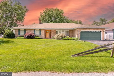 419 Boyer Dr, East Berlin, PA 17316