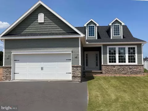 53 Nuthatch Dr #179, Gettysburg, PA 17325