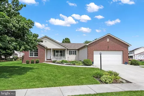 5 Preserve Dr, Littlestown, PA 17340