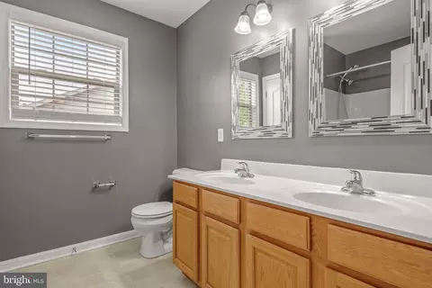 Bath - 149 Maple Dr, Hanover, PA 17331 photo 1 of 2