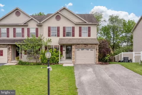 149 Maple Dr, Hanover, PA 17331