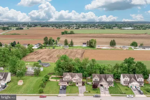View/Area - 149 Maple Dr, Hanover, PA 17331 photo 2 of 7
