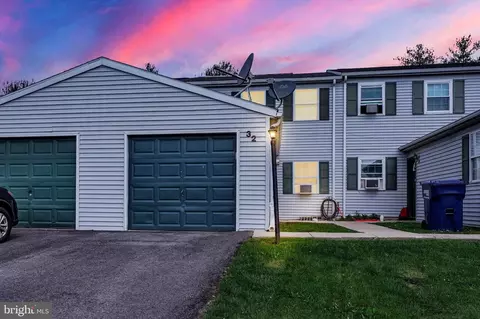 32 Hampton Dr, East Berlin, PA 17316