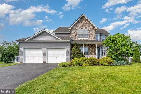 132 N Allwood Dr, Hanover, PA 17331