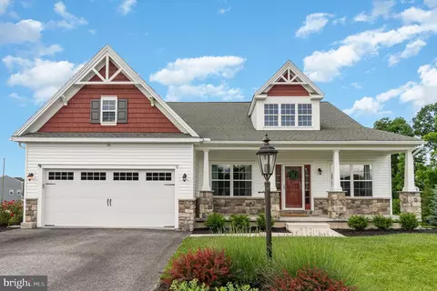 18 Regiment Dr, Gettysburg, PA 17325