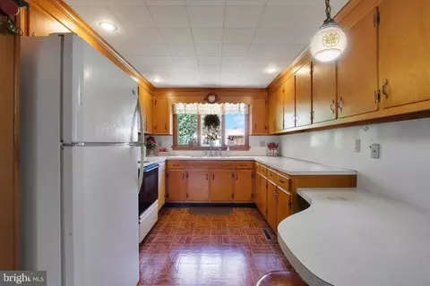 Kitchen - 607 Maple Ave, Hanover, PA 17331 photo 1 of 4