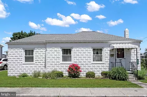 Exterior - 607 Maple Ave, Hanover, PA 17331 photo 1 of 6