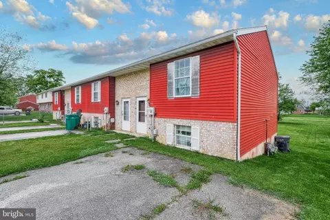 87-89 91 Conewago Dr, Hanover, PA 17331