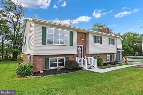 152 Poplar Rd, New Oxford, PA 17350