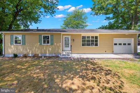 115 Woodcrest Dr, Gettysburg, PA 17325