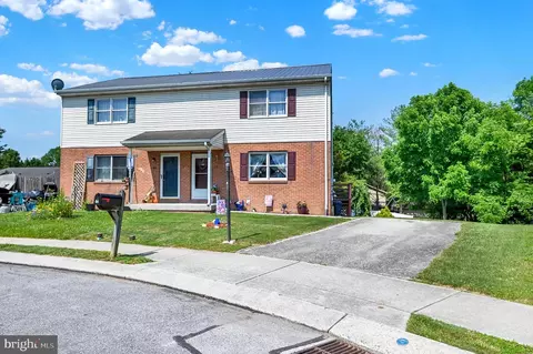 64 Town Cir, Abbottstown, PA 17301