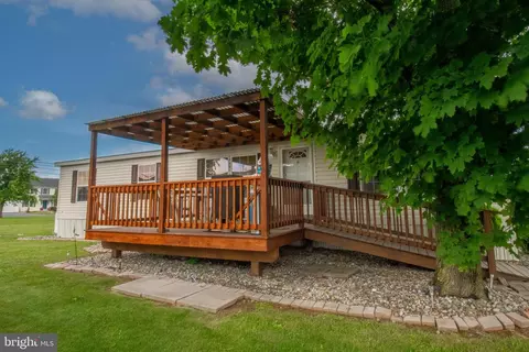 63 Sherill Dr, New Oxford, PA 17350