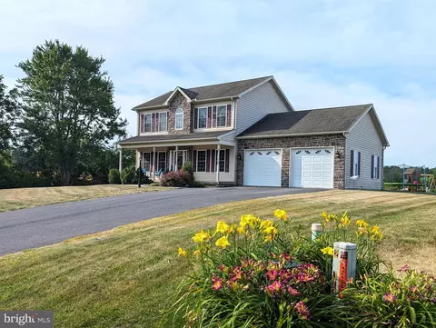 109 Crest View Ln, Gettysburg, PA 17325