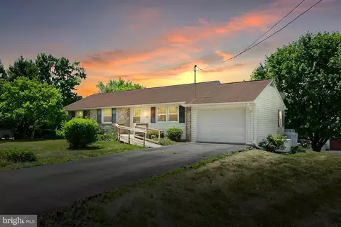 380 Montclair Rd, Gettysburg, PA 17325