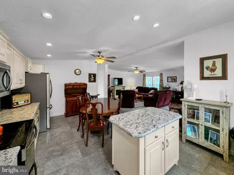 219 Eagle Dr, Hanover, PA 17331 photo 4