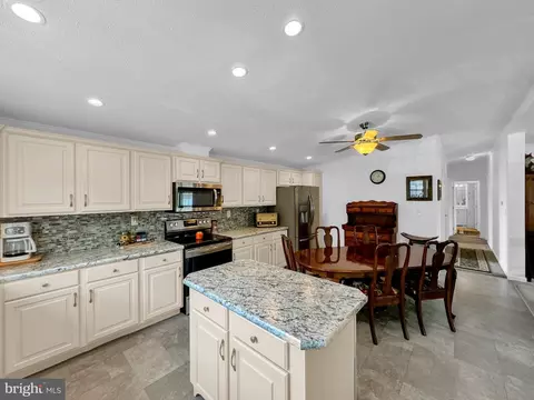 219 Eagle Dr, Hanover, PA 17331 photo 3