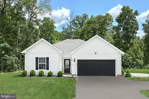 691 Ledger Dr, Hanover, PA 17331