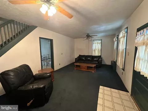 412 3rd St, Hanover, PA 17331 photo 4