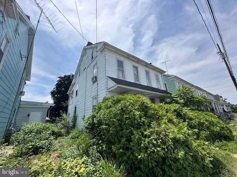 412 3rd St, Hanover, PA 17331 photo 2