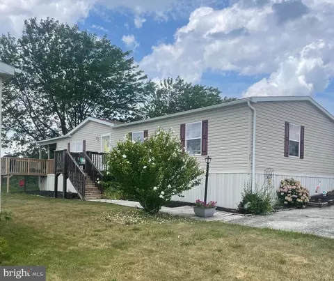 46 Raptor Dr, Hanover, PA 17331