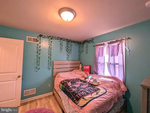 Bedroom - 31 Skyview Cir, Hanover, PA 17331 photo 6 of 6