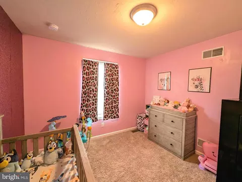 Bedroom - 31 Skyview Cir, Hanover, PA 17331 photo 3 of 6
