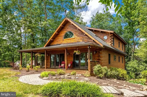 97 Lake Meade Dr, East Berlin, PA 17316
