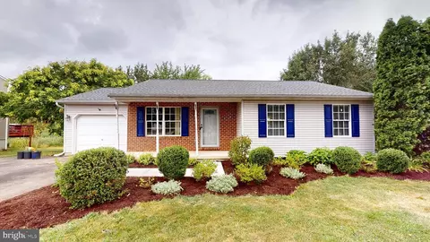 115 Abbotts Dr, Abbottstown, PA 17301