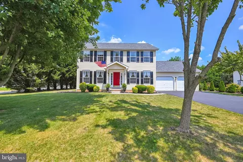 15 Saratoga Ct, Hanover, PA 17331
