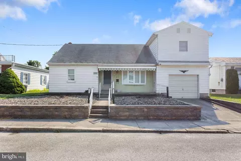 120 S Orange St, New Oxford, PA 17350