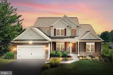 89 Lake Meade Dr, East Berlin, PA 17316