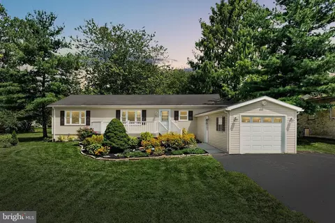 4 Wadsworth Dr, East Berlin, PA 17316