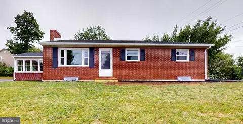408 Long Ln, Gettysburg, PA 17325