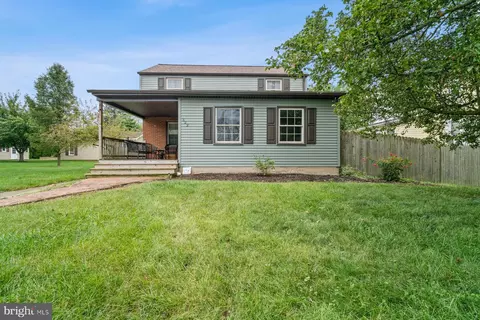 322 Ridge Ave, Mcsherrystown, PA 17344