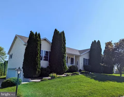 343 Matthew Dr, New Oxford, PA 17350