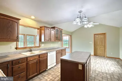 2145 Centennial Rd, Hanover, PA 17331 photo 12