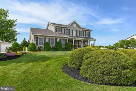 1950 Storms Store Rd, New Oxford, PA 17350