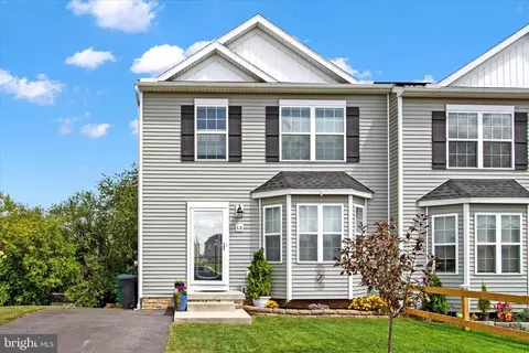 88 Skyview Cir, Hanover, PA 17331
