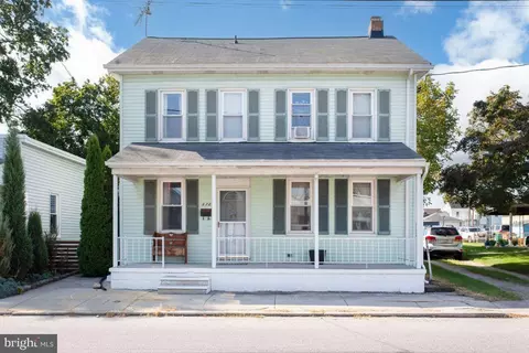 372 3rd St, Hanover, PA 17331