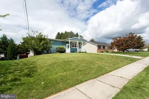 421 Ridge Ave, Mcsherrystown, PA 17344