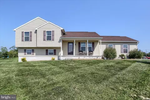 250 Double Play Dr, Gettysburg, PA 17325