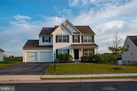 27 E Imperial Dr, Aspers, PA 17304