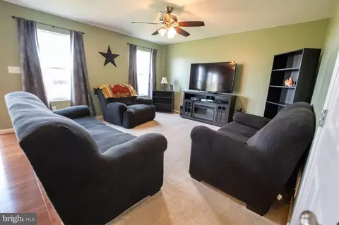 27 E Imperial Dr, Aspers, PA 17304 photo 9