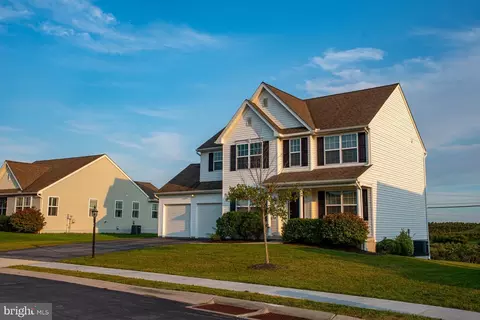 27 E Imperial Dr, Aspers, PA 17304 photo 2