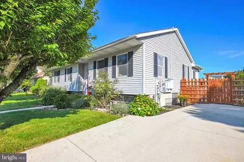 50 Deer Dr, Hanover, PA 17331