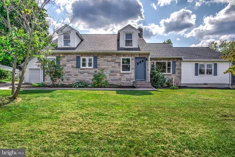 42 Maple St, Gettysburg, PA 17325
