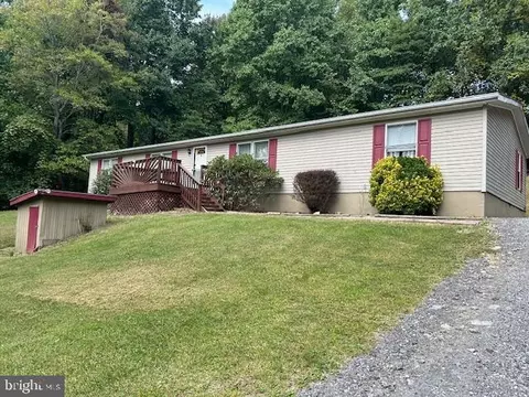 695 C Bingaman Rd, Orrtanna, PA 17353