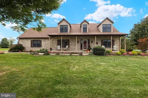 88 Skyline Ct, Gettysburg, PA 17325