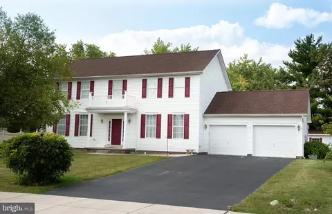 48 Blenheim St, Hanover, PA 17331