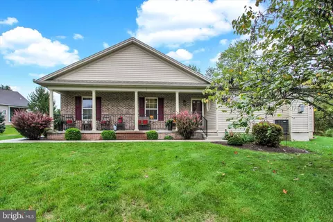 10 Blackthorn Ct, Gettysburg, PA 17325